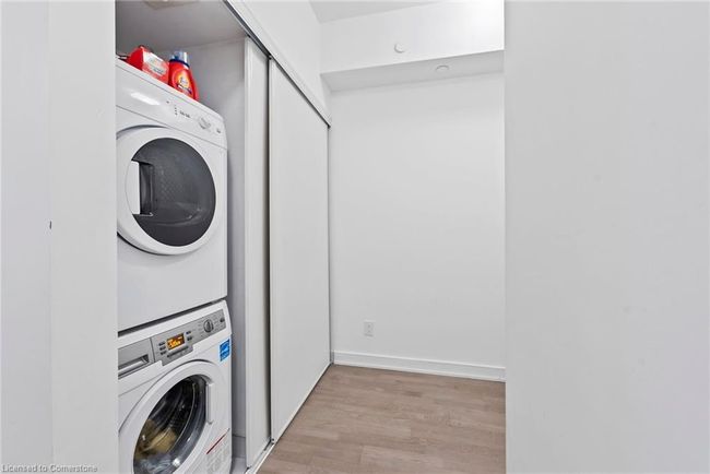 206 - 57 St Joseph St, House attached with 2 bedrooms, 1 bathrooms and null parking in Toronto ON | Image 5