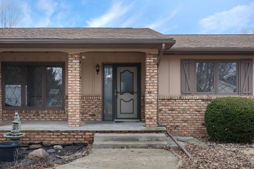 67 Crestview Dr, Geneseo, IL, 61254-9519 | Card Image