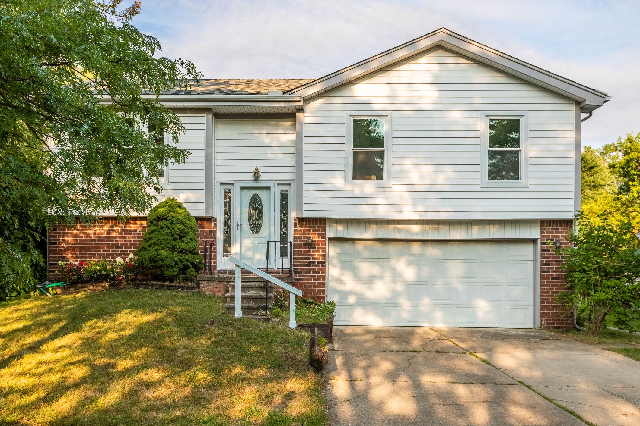 Hampshire Dr, Canton, MI 48188