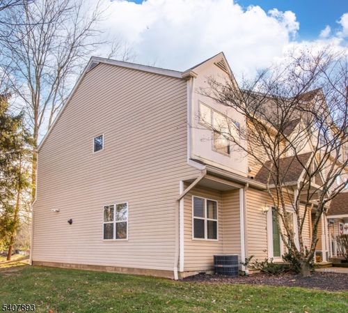 18 Bristol Ct, Lincoln Park, NJ, 07035-1743 | Card Image