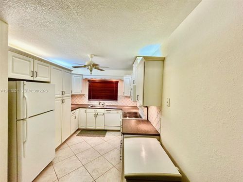 303-9020 Sunrise Lakes Blvd, Sunrise, FL, 33322-6036 | Card Image