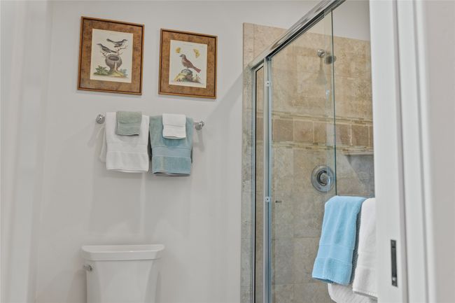 Guest bathroom. | Image 50
