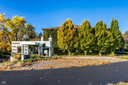 11712 N Michigan Rd, Zionsville, IN, 46077-9325 | Card Image