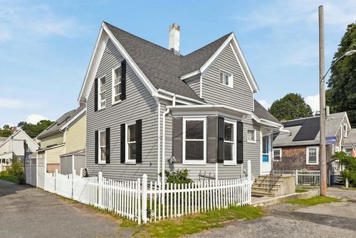 8 Sylvan St, Gloucester, MA, 01930-2745 | Card Image