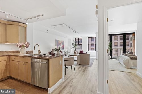 827-631 D St Nw, WASHINGTON, DC, 20004-2942 | Card Image