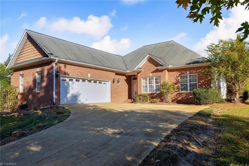 5762 Beaver Pond Trl, Pfafftown, NC, 27040-9050 | Card Image