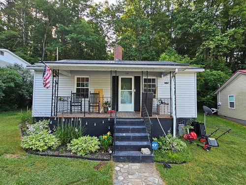 129 Vaughan St, Fries, VA, 24330-4569 | Card Image