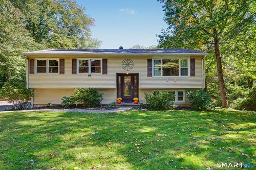 9 Raymond Ln, Shelton, CT, 06484-4225 | Card Image