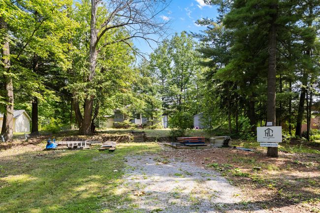 87 Sibbald Cres, House other with 2 bedrooms, 1 bathrooms and 2 parking in Sutton West ON | Image 4