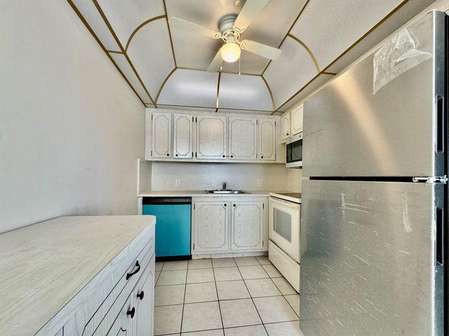 82 Dorset B, Condo with 2 bedrooms, 2 bathrooms and null parking in Boca Raton FL | Image 9
