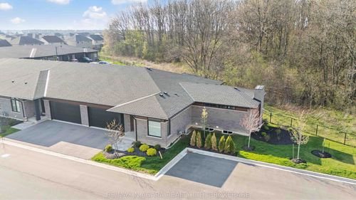 16-300 Richmond St, Thorold, ON, L2V0L6 | Card Image