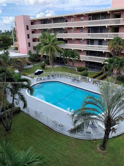 14d-180 Ne 12th Ave, Hallandale Beach, FL, 33009-4552 | Card Image