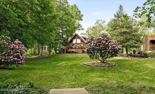 501 Circle Dr, Robbinsville, NJ, 08691-1526 | Card Image