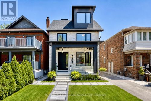 561 Durie St, York, ON, M6S3H2 | Card Image