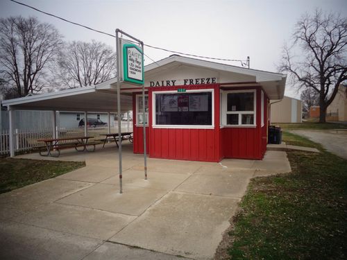 107 W Main St, Green Valley, IL, 61534-8091 | Card Image