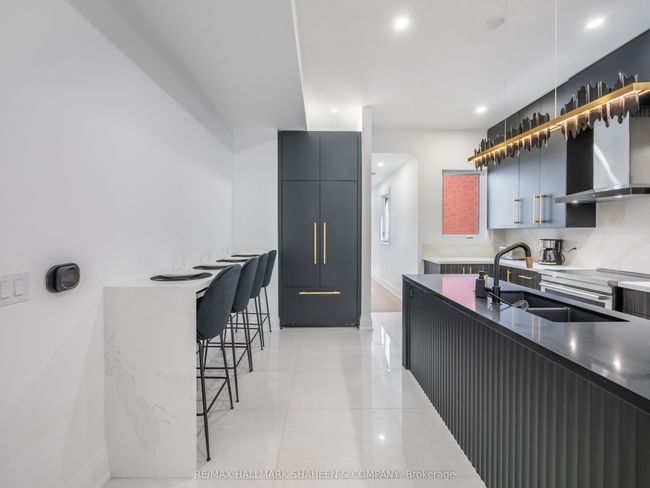 B - 357 Euclid Ave, Home with 2 bedrooms, 1 bathrooms and null parking in Toronto ON | Image 15