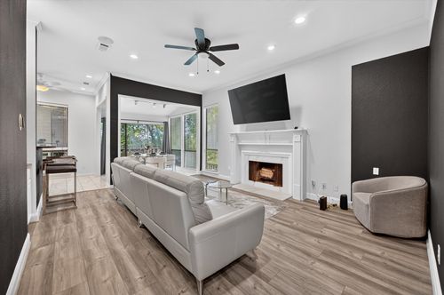622 Crowley Rd, Arlington, TX, 76012-3414 | Card Image