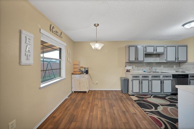 221 Long Shadow Ln, House other with 3 bedrooms, 2 bathrooms and null parking in Mesquite TX | Image 12