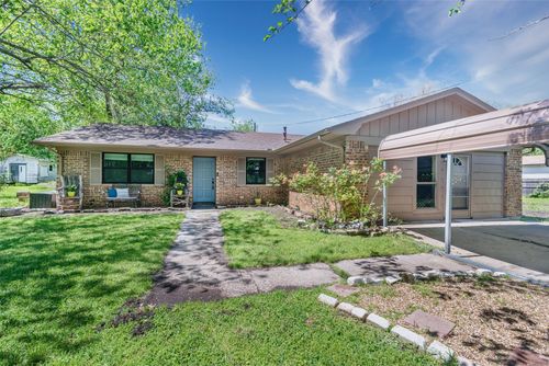 832 Cherry St, Wolfe City, TX, 75496 | Card Image