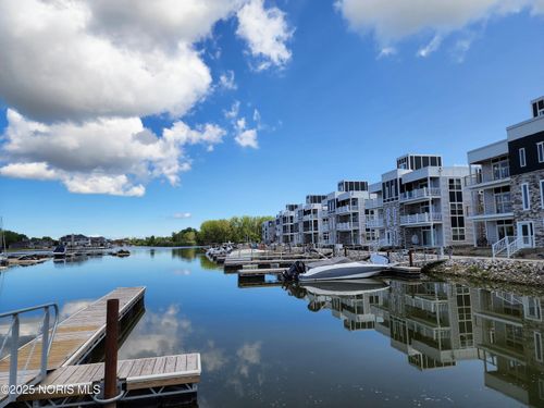 2735 S Harbor Bay Dr, Lakeside Marblehead, OH, 43440-9119 | Card Image