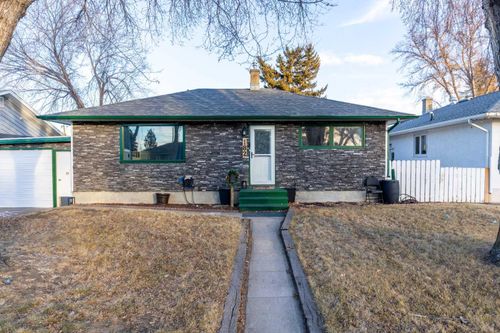 182 Mitchell Cres Nw, Medicine Hat, AB, T1A6V4 | Card Image