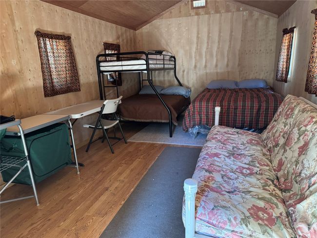 Inside guest cabin | Image 9