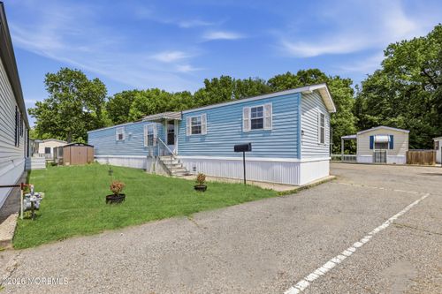 48 Pine Creek Vlg, Hazlet, NJ, 07730-1703 | Card Image