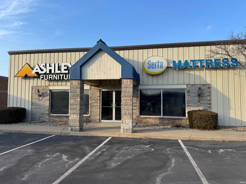 2166 N Oak Dr, Plymouth, IN, 46563-3408 | Card Image