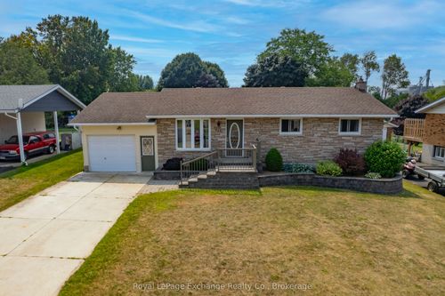 426 Elgin St, Lucknow, ON, N0G2H0 | Card Image