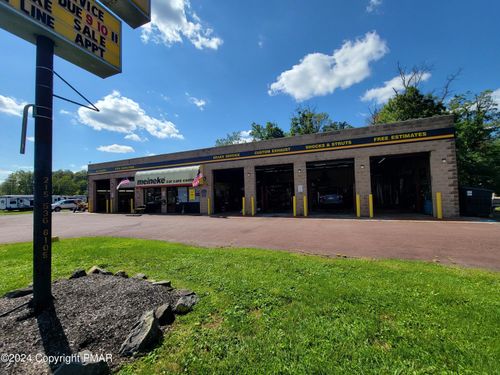 620 S West End Blvd, Quakertown, PA, 18951-1410 | Card Image