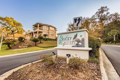 3033 Pelican Ln, Pensacola, FL, 32514-8079 | Card Image