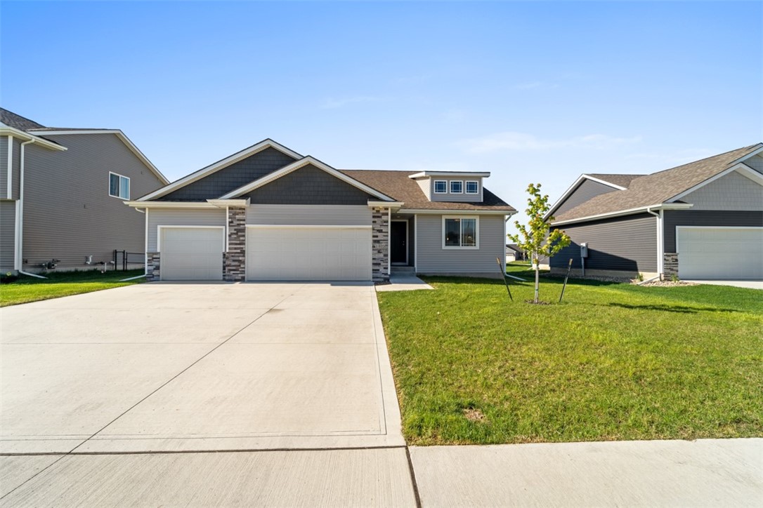 Reinhart Dr, Ankeny, IA 50023