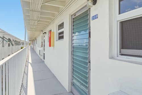 209-4001 S Ocean Blvd, South Palm Beach, FL, 33480-5800 | Card Image