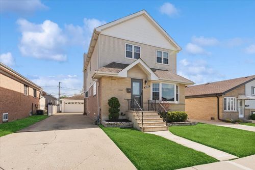 3810 Emerson Dr, Schiller Park, IL, 60176-2409 | Card Image