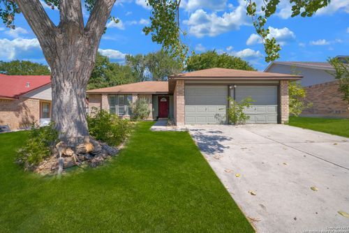 7915 Forest Cabin, Live Oak, TX, 78233-4317 | Card Image