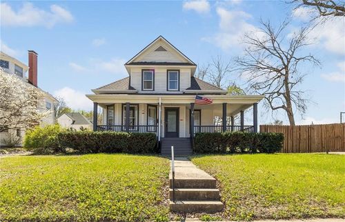 312 Gay St, Warrensburg, MO, 64093-1952 | Card Image