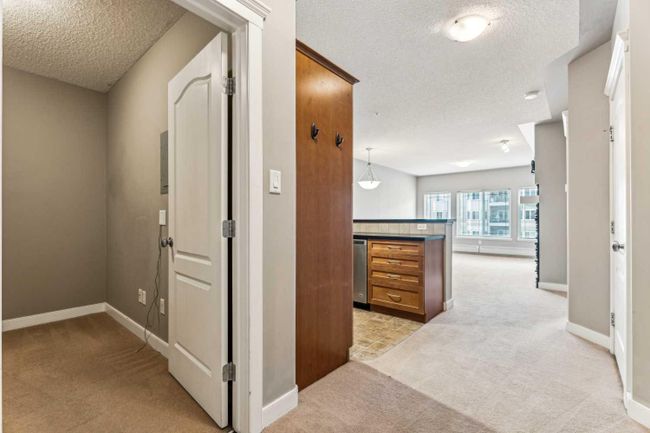 201 - 30 Discovery Ridge Close Sw, Home with 1 bedrooms, 1 bathrooms and 1 parking in Calgary AB | Image 4