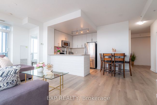 2008 - 3985 Grand Park Dr, Condo with 3 bedrooms, 2 bathrooms and 1 parking in Mississauga ON | Image 8