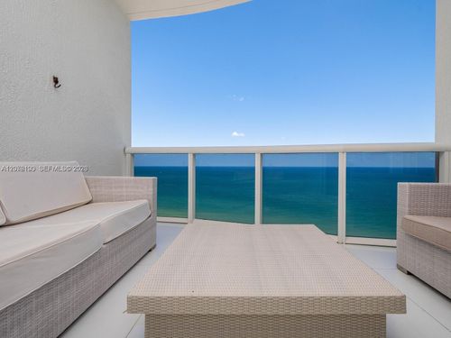 2504-15901 Collins Ave, Sunny Isles Beach, FL, 33160-4144 | Card Image