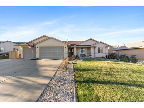 5405 Peregrine Dr, Pueblo, CO, 81005-5536 | Card Image