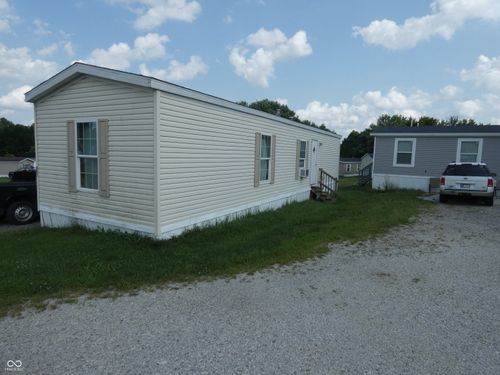 807 Butterfield Trl, Mooresville, IN, 46158-8233 | Card Image