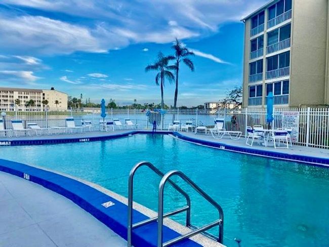 K327 - 3672 Lake Bayshore Dr, Condo with 2 bedrooms, 1 bathrooms and null parking in BRADENTON FL | Image 31