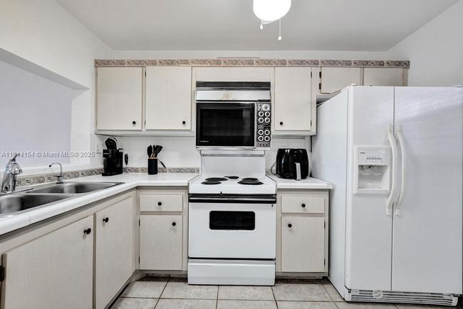 APT-304 - 1911 Sabal Palm Dr, Condo with 2 bedrooms, 2 bathrooms and null parking in Davie FL | Image 41