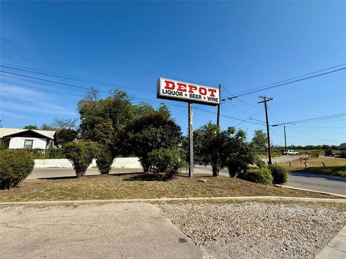 1001 Vine St, Brownwood, TX, 76801-3240 | Card Image