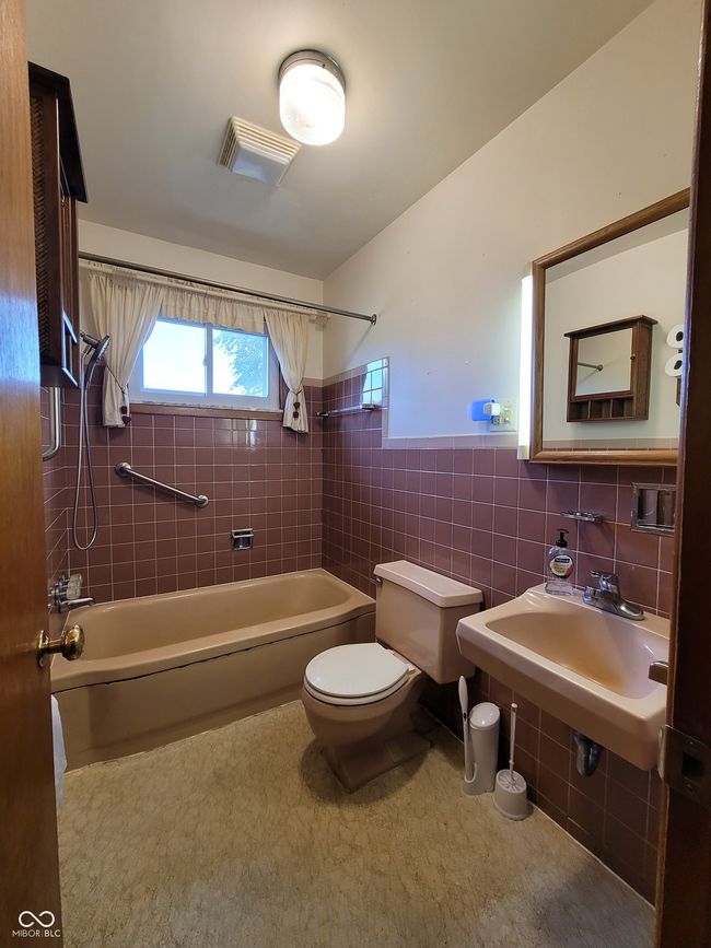 3300 W State Road 244, House other with 3 bedrooms, 2 bathrooms and null parking in Milroy IN | Image 26