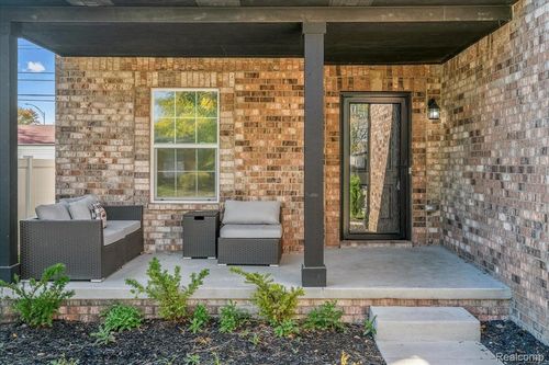 8319 Beatrice, Westland, MI, 48185-1845 | Card Image