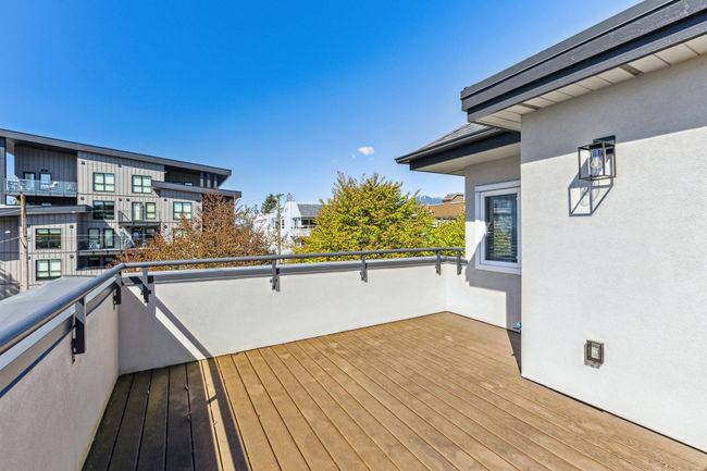 2606 Lonsdale Avenue, Townhouse with 3 bedrooms, 2 bathrooms and 2 parking in North Vancouver BC | Image 18