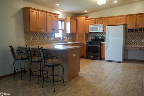 2163 332nd St, Durant, IA, 52747-9555 | Card Image