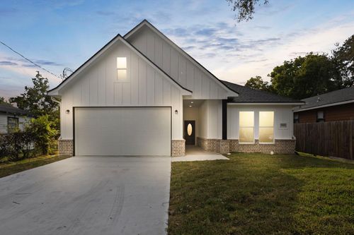 1903 N 19th St, Nederland, TX, 77627-4861 | Card Image