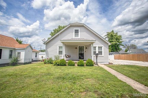 605 Slaten Ave, Jerseyville, IL, 62052-1570 | Card Image
